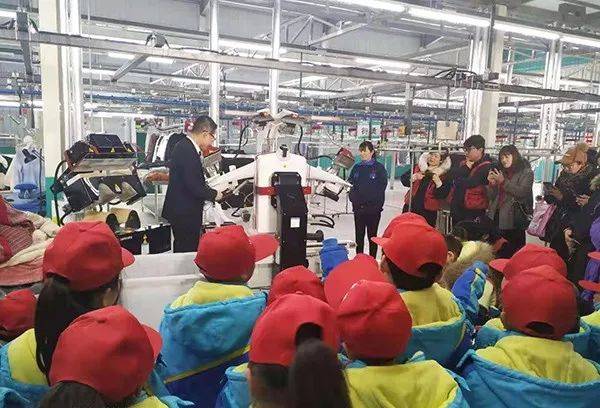 科技賦能，潔凈未來 校園小記者探秘三毛洗衣中央工廠